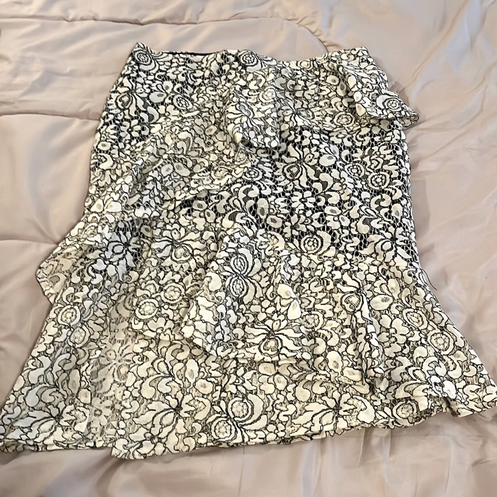 Vintage Nanette Lepore sz 4 ruched white lace with black underlay pencil skirt